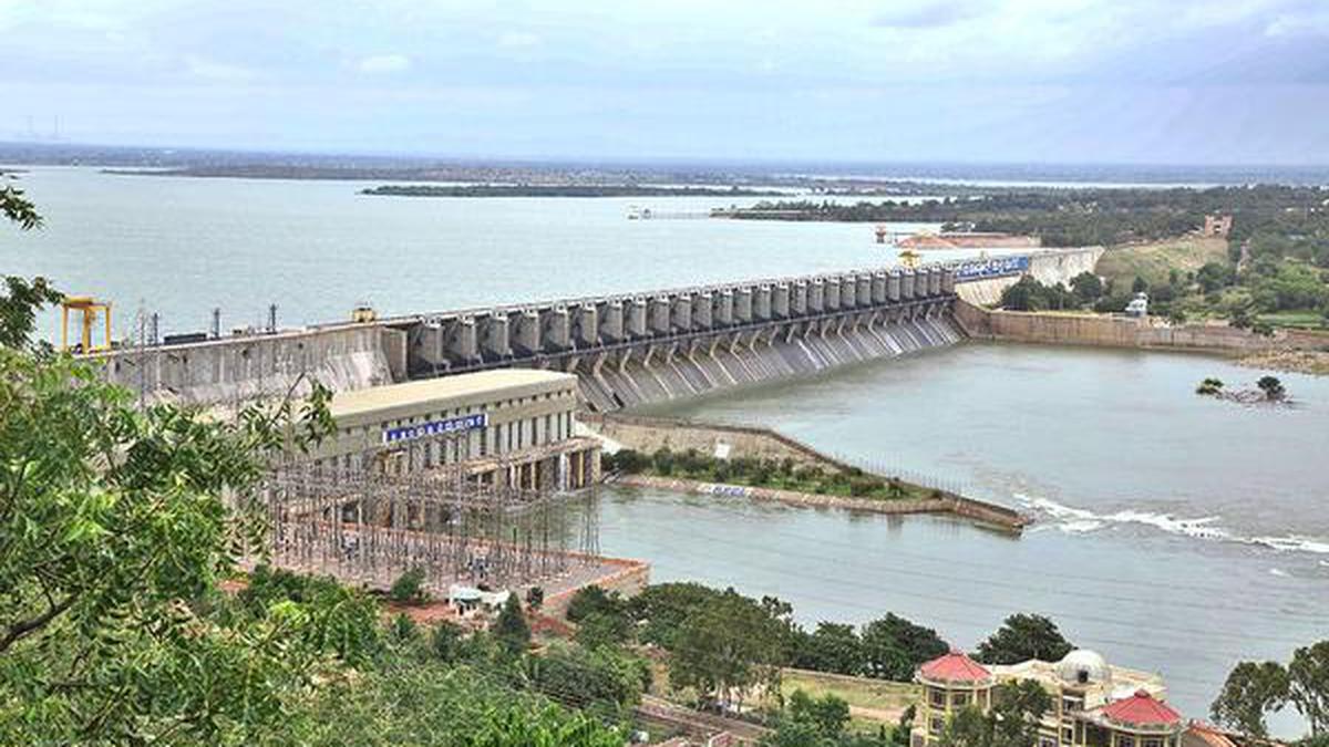 Water level at Almatti dam rises owing to heavy inflow - The Hindu