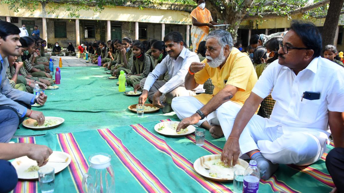 Karnataka is not getting enough teachers: Education Minister