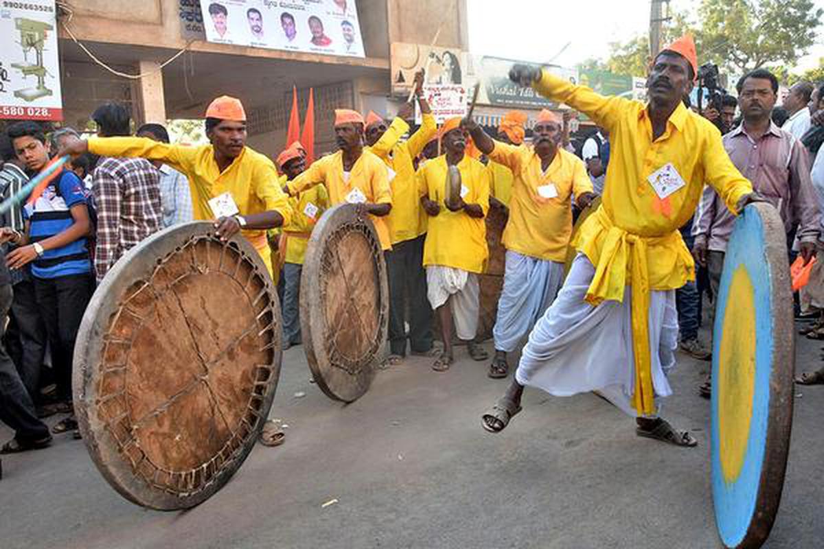 Halagi Habba draws a large crowd - The Hindu