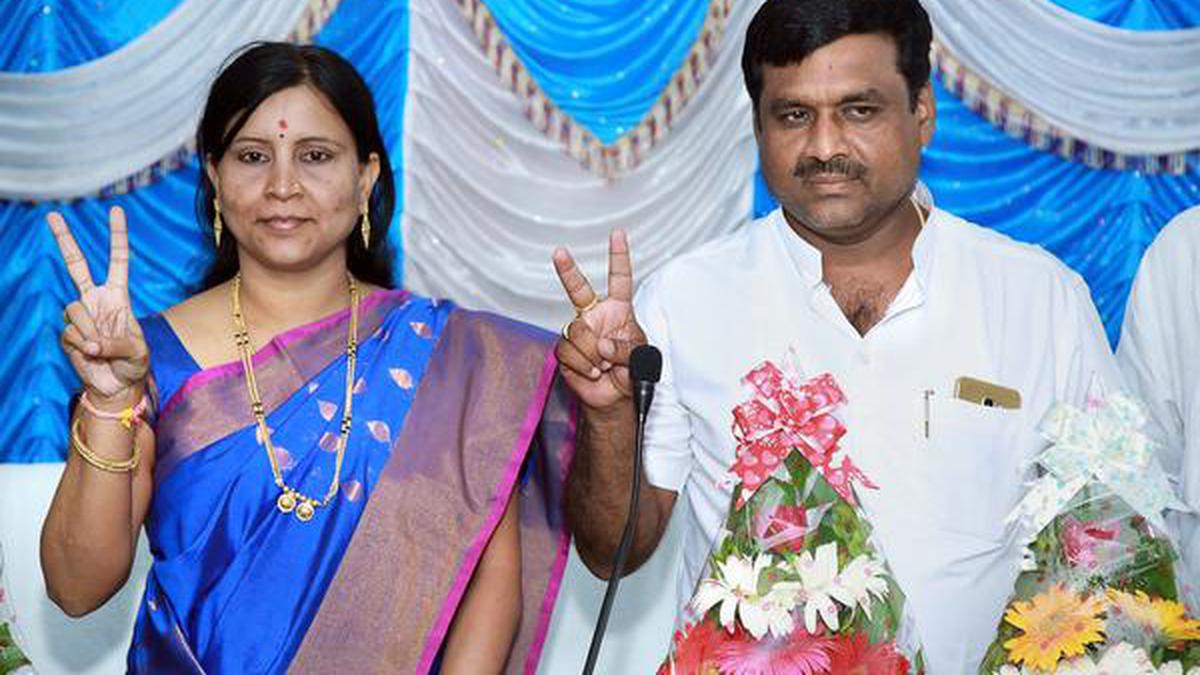 Sangeeta Pole is Vijayapura Mayor again,Rajesh Devagiri elected Deputy ...