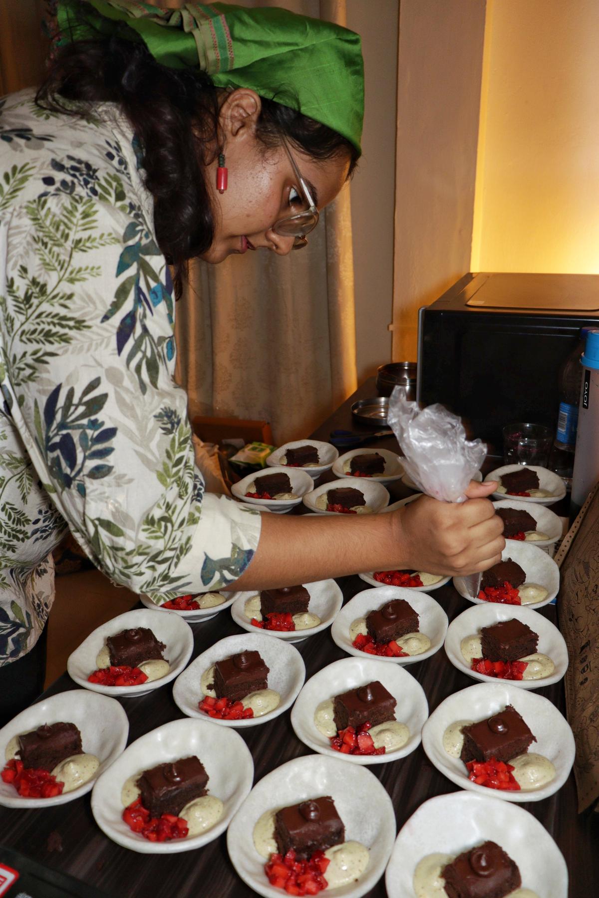 Payoja setting up the food