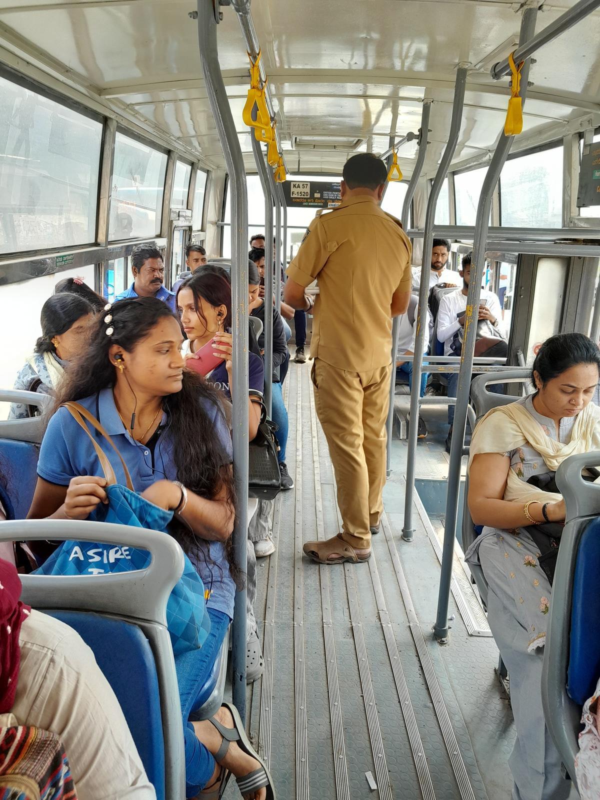 Operating from 6 a.m. to 11 p.m., the service covers all seven HSR Layout sectors along a route length of 8.6 km, with the ticket priced at ₹10. 