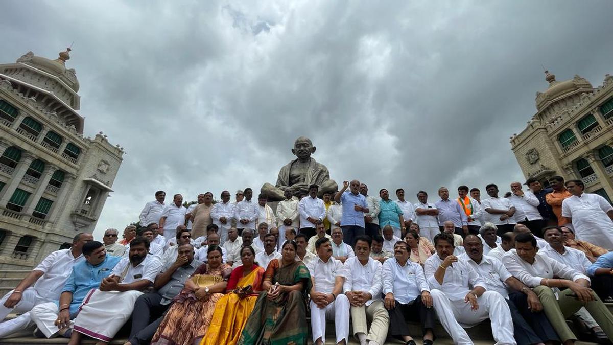 Suspension of 10 BJP MLAs from Karnataka Assembly: Speaker, Deputy Speaker meet Governor to brief him on situation