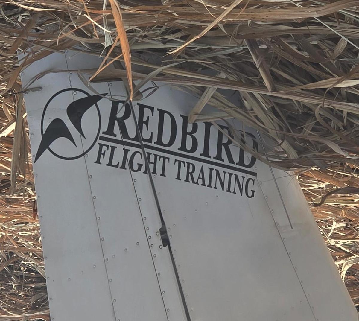 A polícia de Babaleshwar transferiu o capitão ferido, Kunal Malhotra, bem como o instrutor assistente de voo e estagiário Goutham Shankar, para o hospital. 