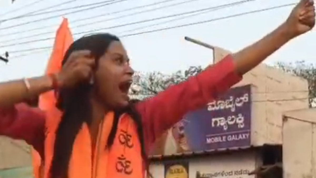 Hindutva leader Harshita Thakur, 6 others booked for provocative gesture against dargah in Belagavi