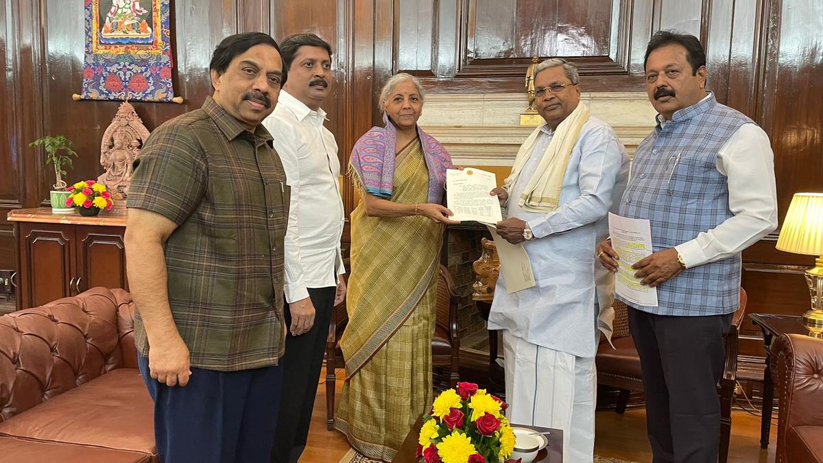 Chief Minister Siddaramaiah calls on Union Finance Minister with request to enhance NABARD funding for Karnataka