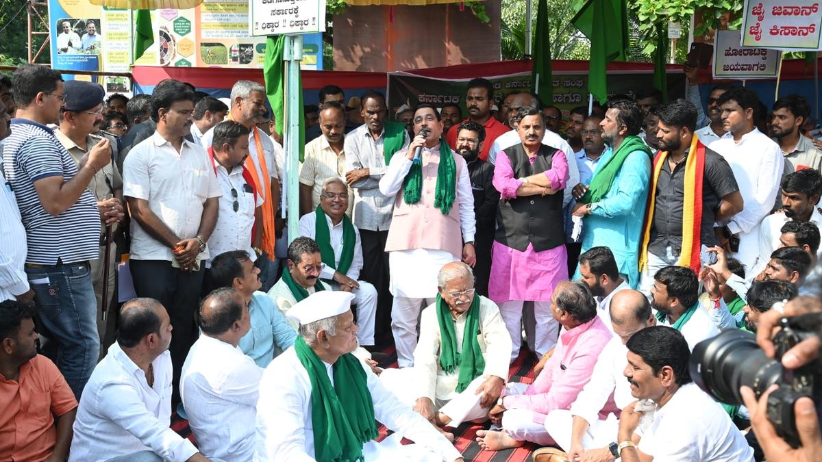 Stop Waqf adalats and withdraw notices, says Union Minister Pralhad Joshi during BJP leaders’ visit to Vijayapura