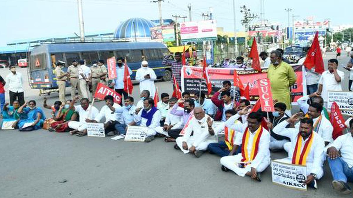 Kalyana Karnataka Positively Responds To Bandh Call Against Farm Bills ...