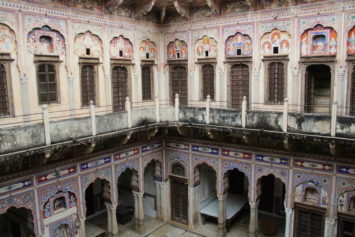 The double storeyed courtyard of Morarka Haveli Museum. 