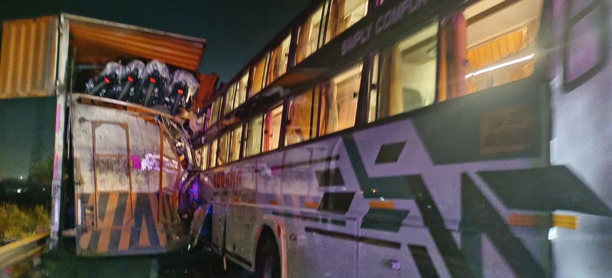 bus%20accident%20Chikkaballapur%202