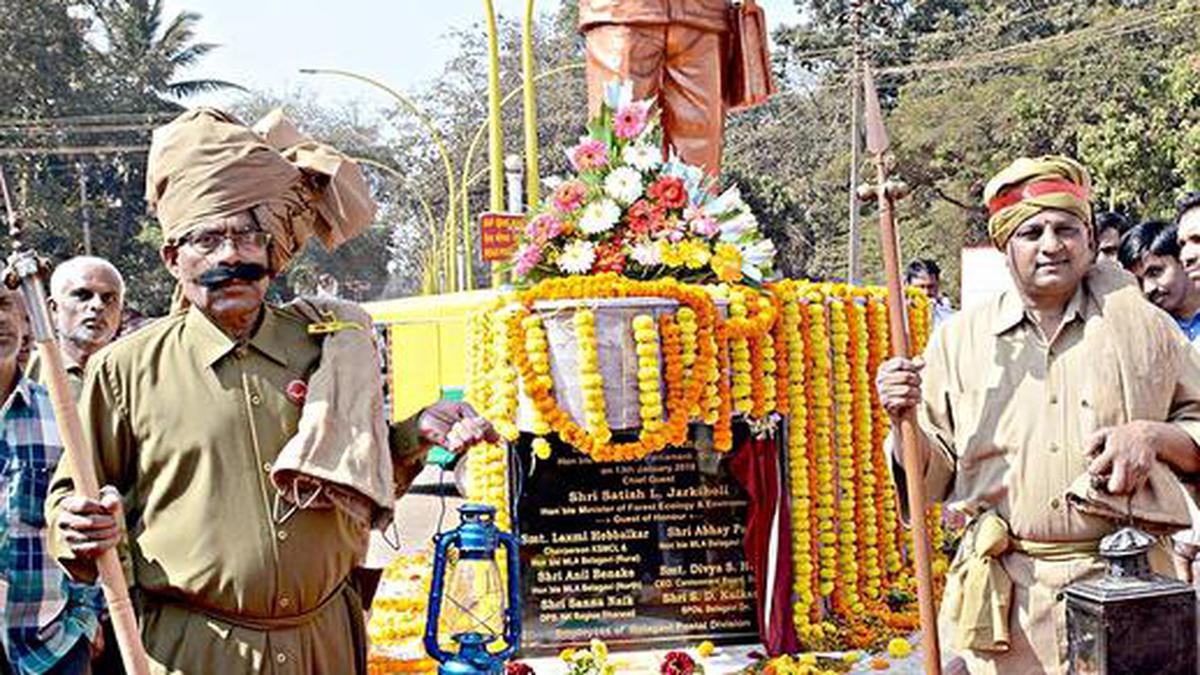 Belagavi gets postman statue - The Hindu