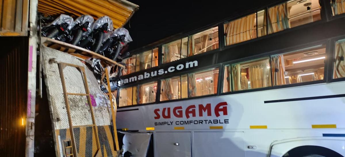 1 killed after private bus collides with container truck in Karnataka - The  Hindu