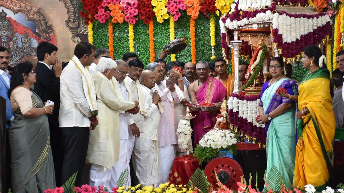 Mysuru Dasara inauguration by Nadoja Hampa Nagarajaiah