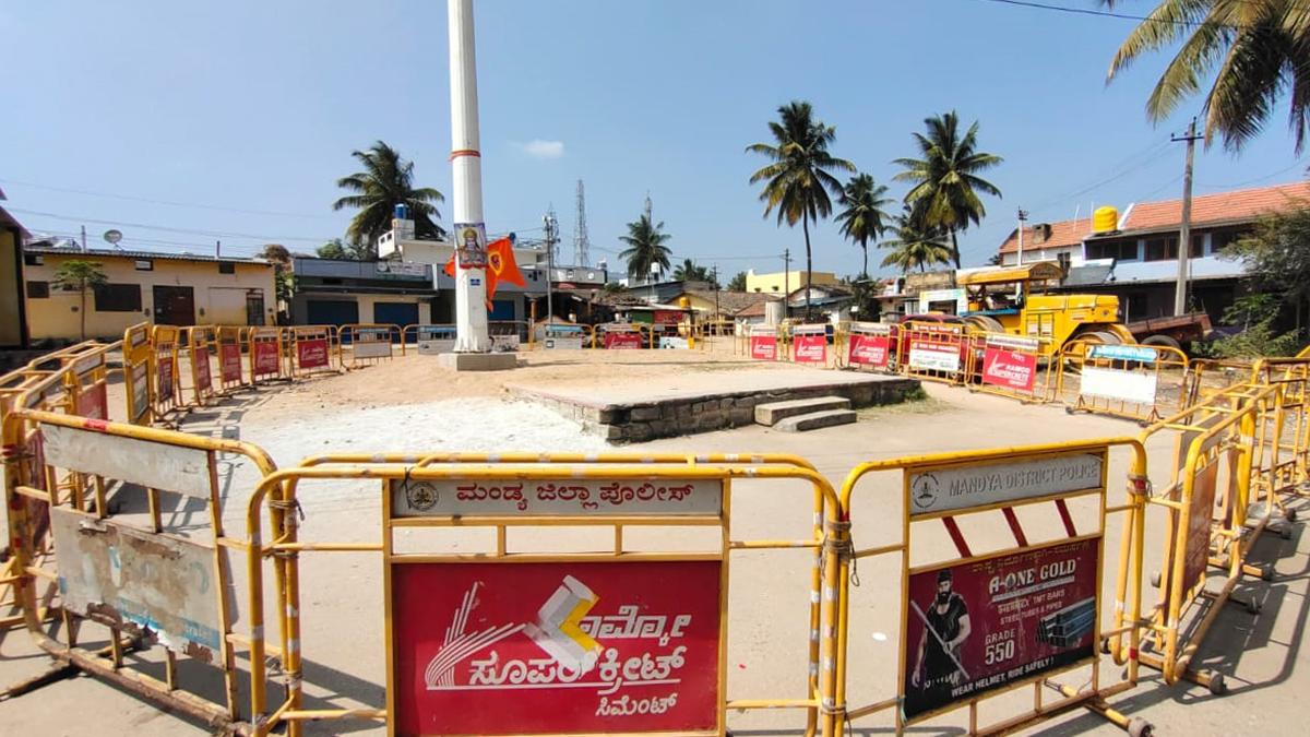 Keragodu flag post issue: Kumaraswamy claims documents have been created, Rural Development Minister Priyanka Kharge refutes