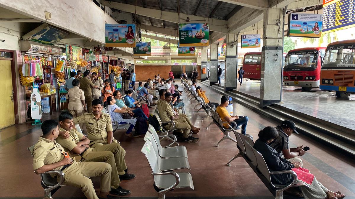 On August 5, 2025, KSRTC bus stop at Bejai in Mangaluru. Transportation companies operated by the state in Karnataka are on strike. On August 5, 2025, KSRTC bus stop at Bejai in Mangaluru. Transportation companies operated by the state in Karnataka are on strike.