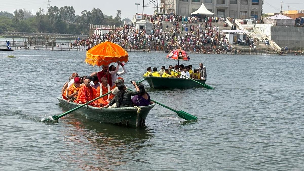 Karnataka’s Kumbh Mela: Devotees take a holy dip at T.Narsipur as three-day event begins