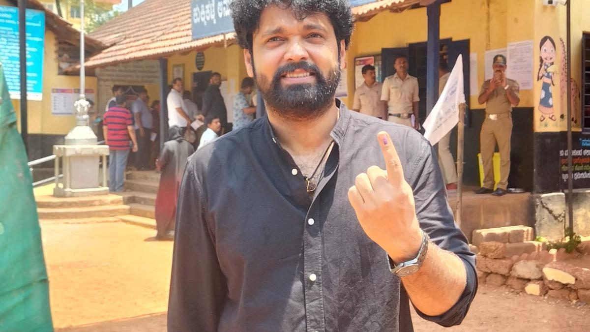 In Frames | Lok Sabha election 2024: Stars descend for democracy in Karnataka