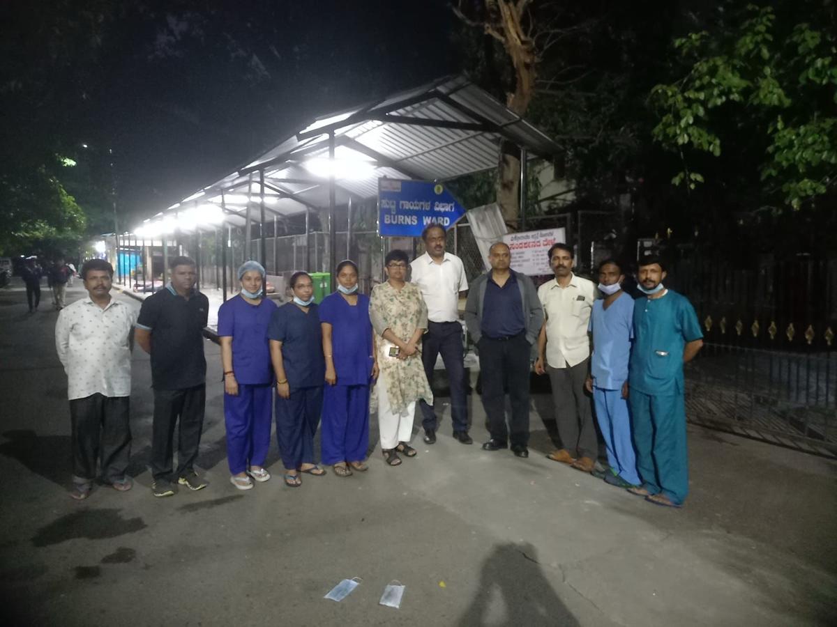 Hospital staff activated Code Red and Code Orange after they got the fire alert. There were 24 staff on duty at the ward in the night. Hospital staff activated Code Red and Code Orange after they got the fire alert. There were 24 staff on duty at the ward in the night.