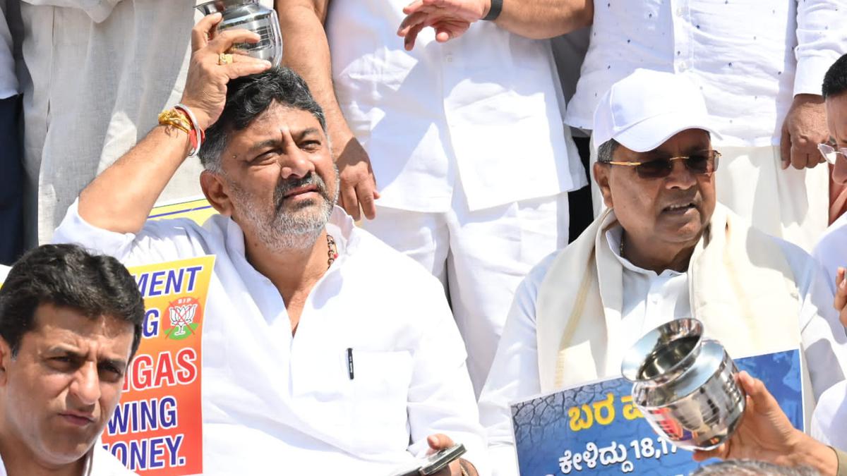 Siddaramaiah, D.K. Shivakumar stage dharna against ‘meagre’ drought relief released by Centre to Karnataka
