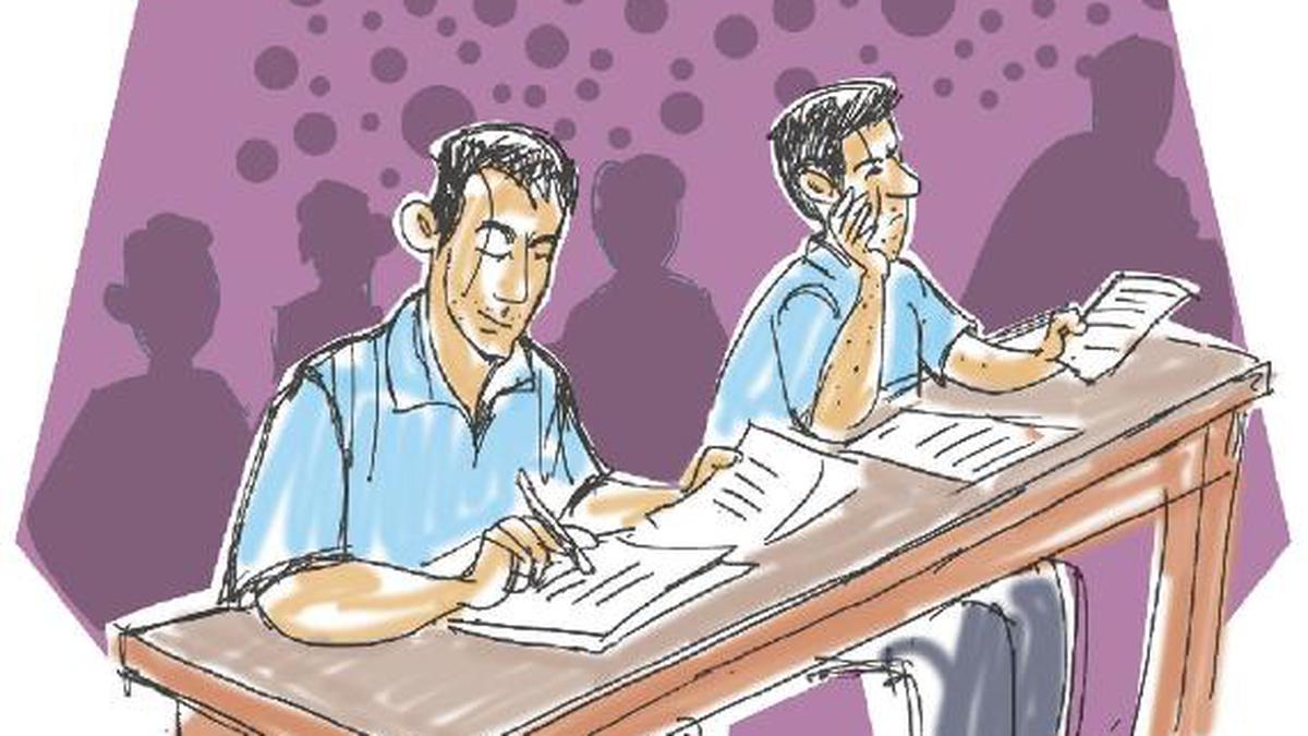https://th-i.thgim.com/public/news/national/karnataka/yk5gy8/article53541334.ece/alternates/LANDSCAPE_1200/vbk-19Bg-Exam-cheating-col-paper-leak