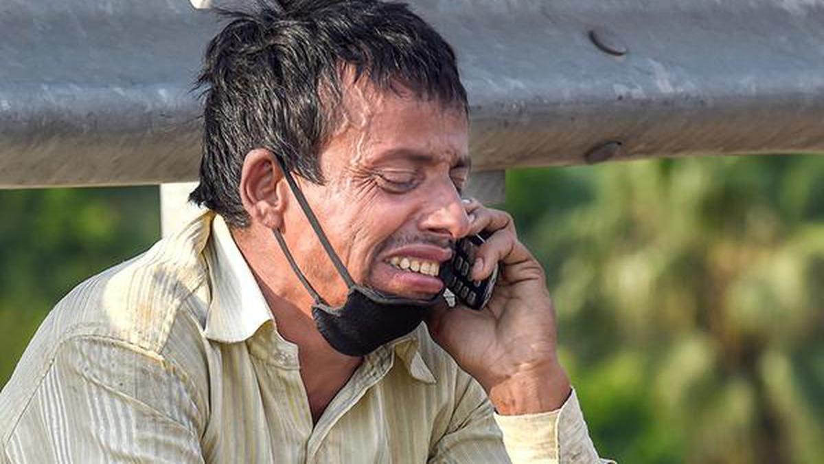 Coronavirus lockdown | Image of a weeping Rampukar Pandit becomes symbol of India’s migrant worker tragedy