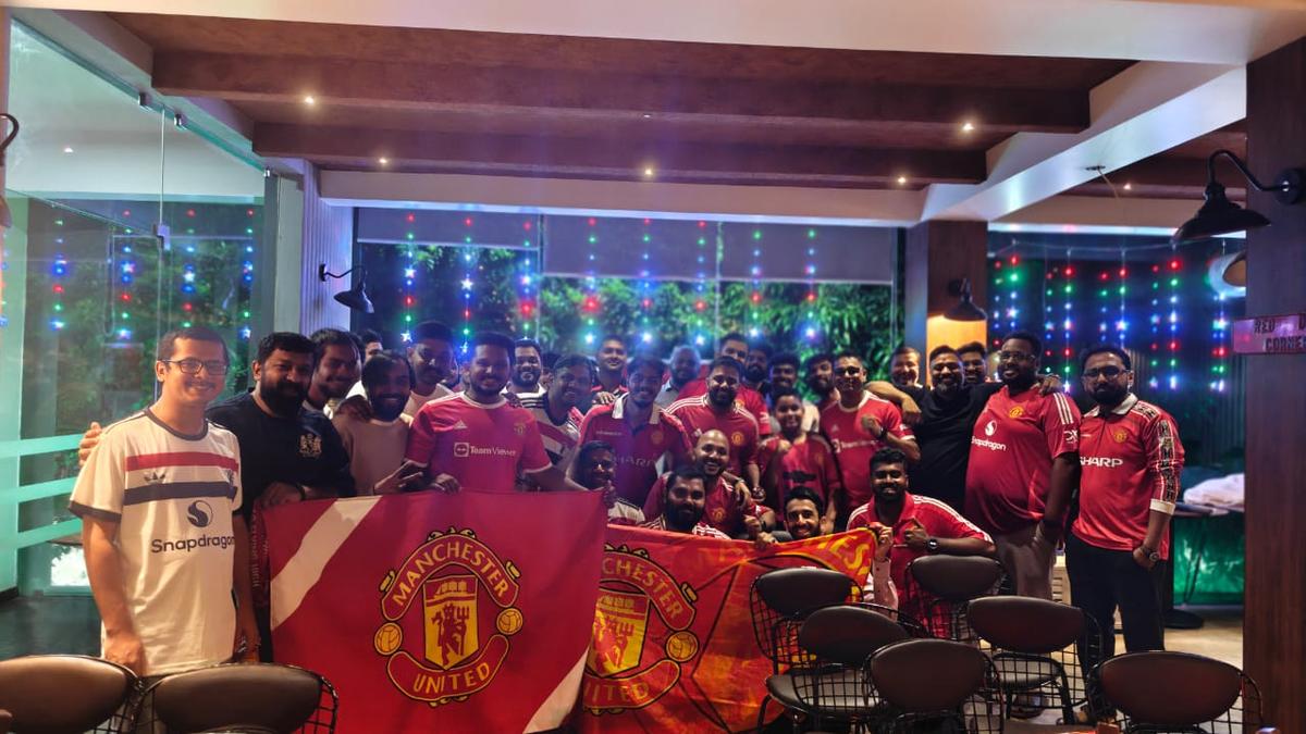 Fans of Premier League giants converge in Kochi for Europa League final screening