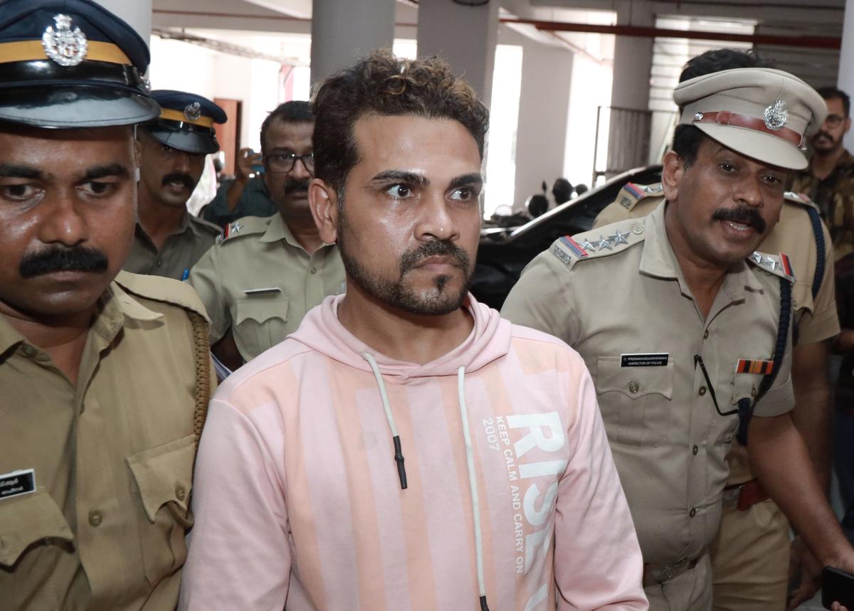 Mohammed Irfan, accused in the case of burglary in director Joshiy’s residence in Kochi, being taken to the court by Ernakulam City Police.  R.K. Nithin