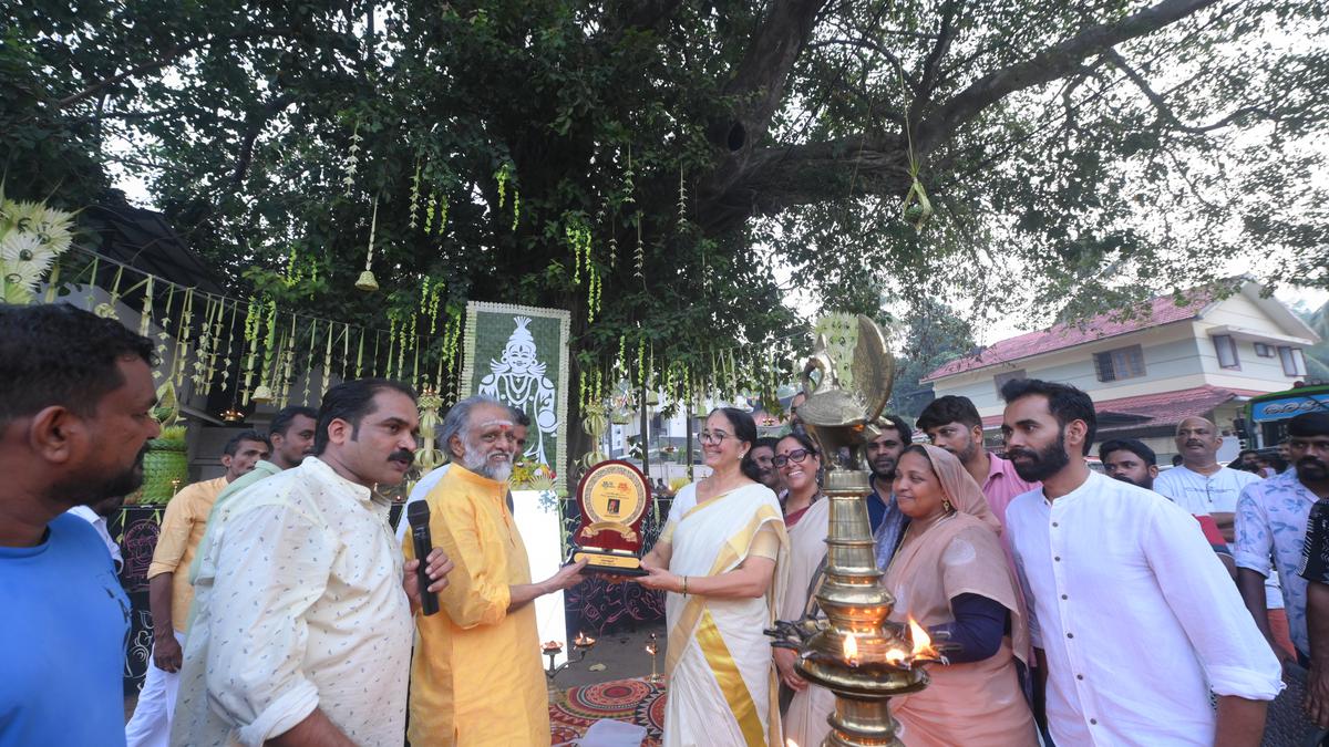 Public ‘Vishukkani’ organised at Thiruvannur in Kozhikode