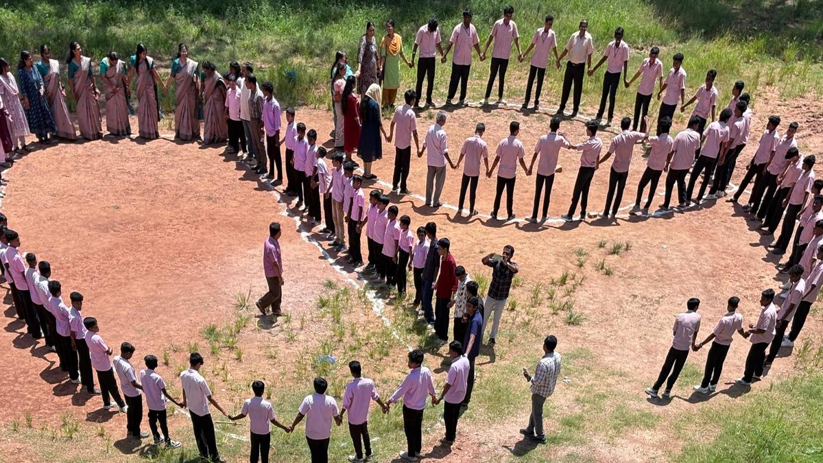 Sixty years of Mathilukal marked with a wall of love