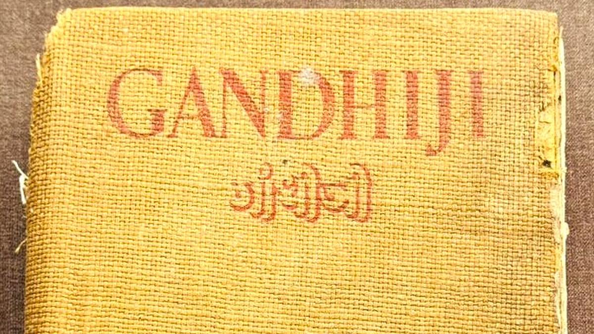 https://th-i.thgim.com/public/news/national/kerala/26p12k/article70117119.ece/alternates/LANDSCAPE_1200/Gandhi1.jpeg