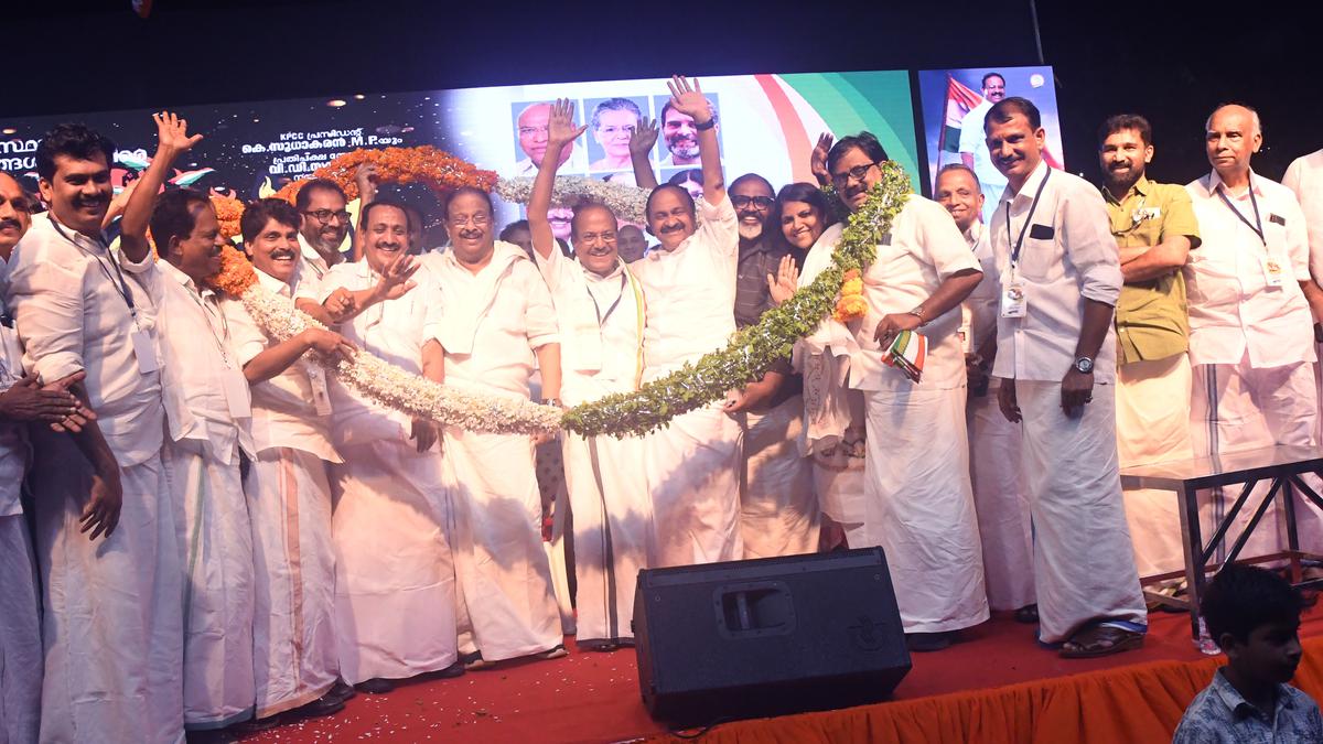 Congress leaders see tie-up between CPI(M), BJP in Kerala