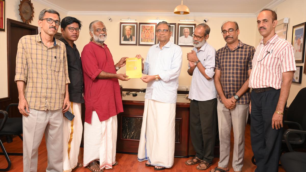 Aryavaidyan issues handed over to Malayalam university