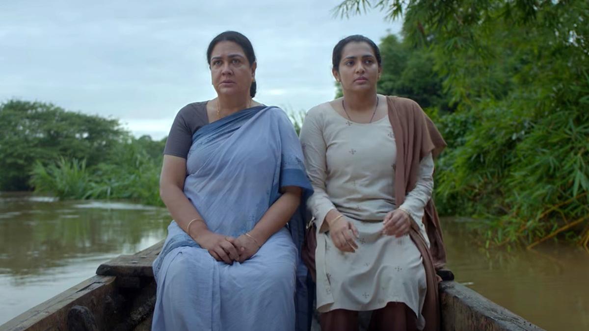 ‘Ullozhukku’ movie review: Urvashi’s powerhouse performance carries this haunting drama