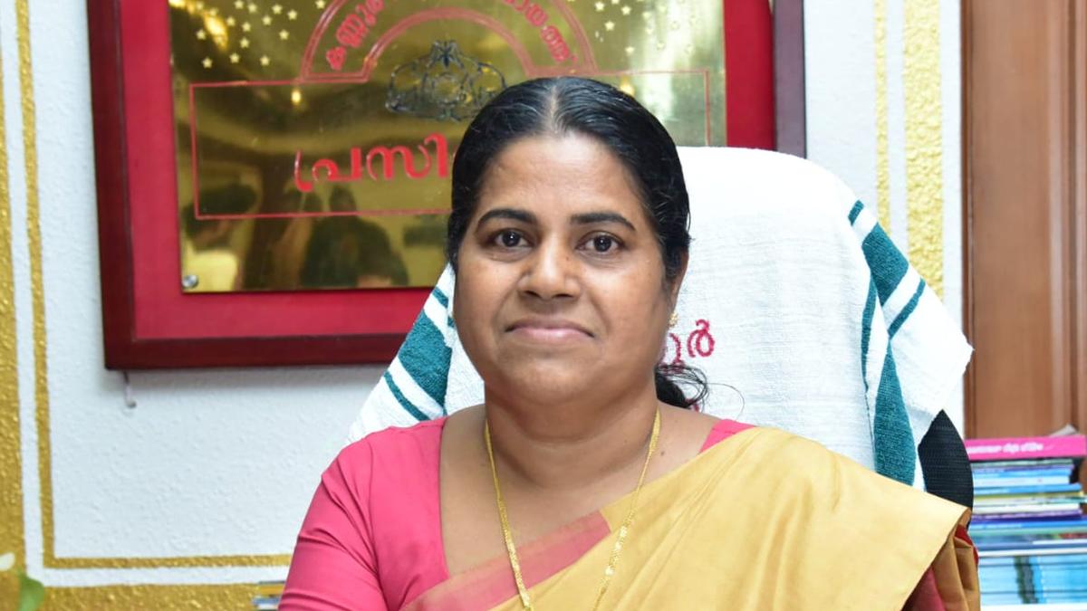 K.K. Ratnakumari elected Kannur district panchayat president; P.P. Divya absent during voting