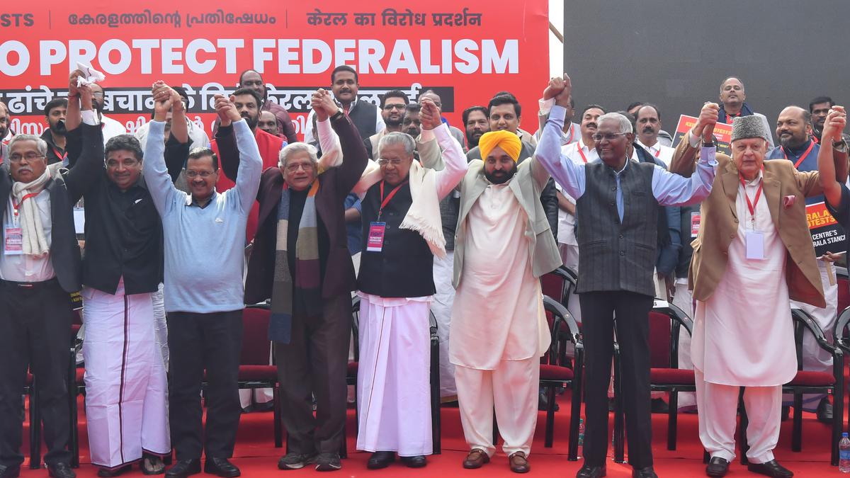 Pinarayi Vijayan leads stir in Delhi against ‘attack on federalism’ by the Centre