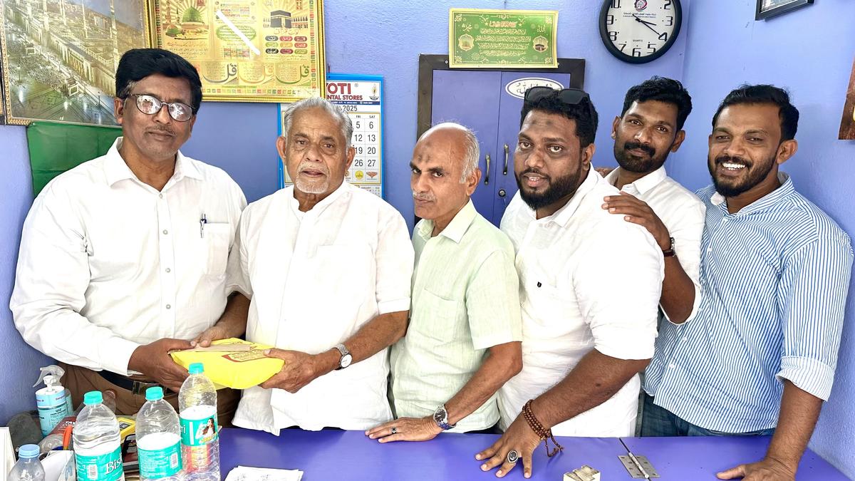 74-year-old man travels 800 km to settle a debt of ₹93