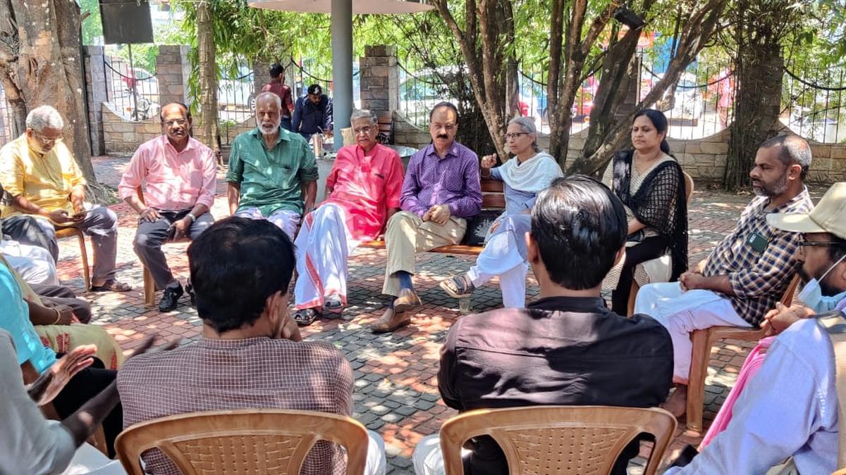 Ensure reasonable monthly income for ryots, says agriculture expert