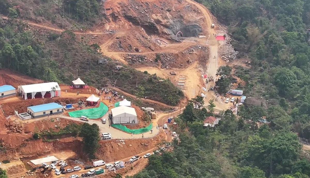 Il luogo dell'esplosione preparato per l'evento inaugurale di venerdì (6 marzo 2026)