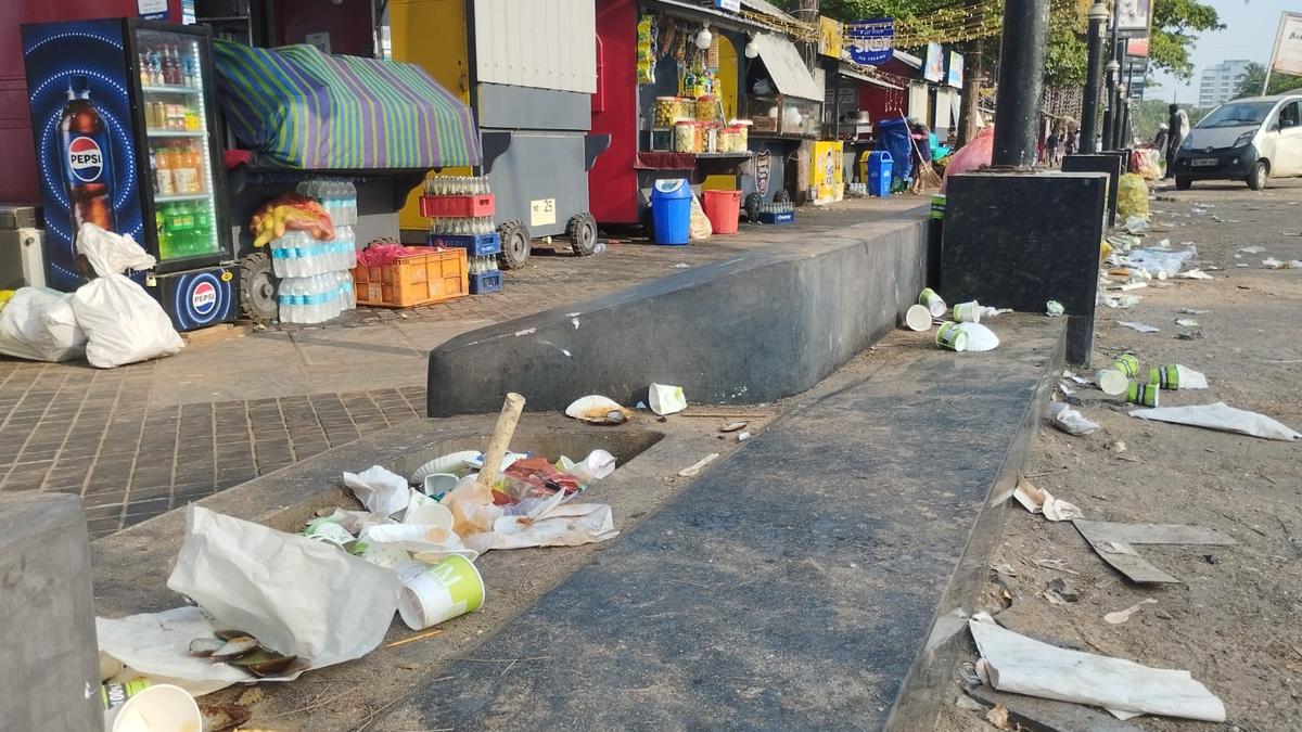 Kozhikode Corporation shutters three stalls at food street