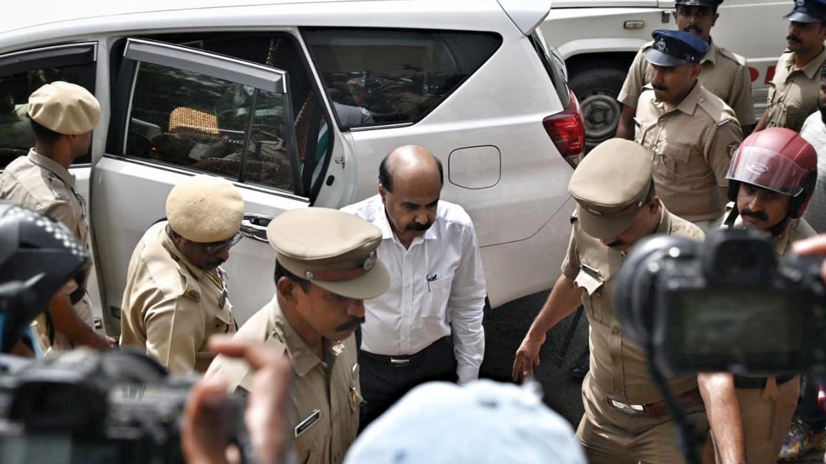 Kerala University V-C Mohanan Kunnummal returns amid tight security; SFI refrains from protesting on campus