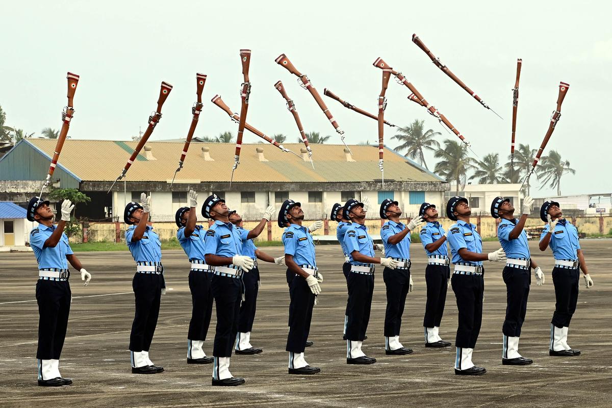 40th anniversary of Southern Air Command: IAF show thrills spectators ...