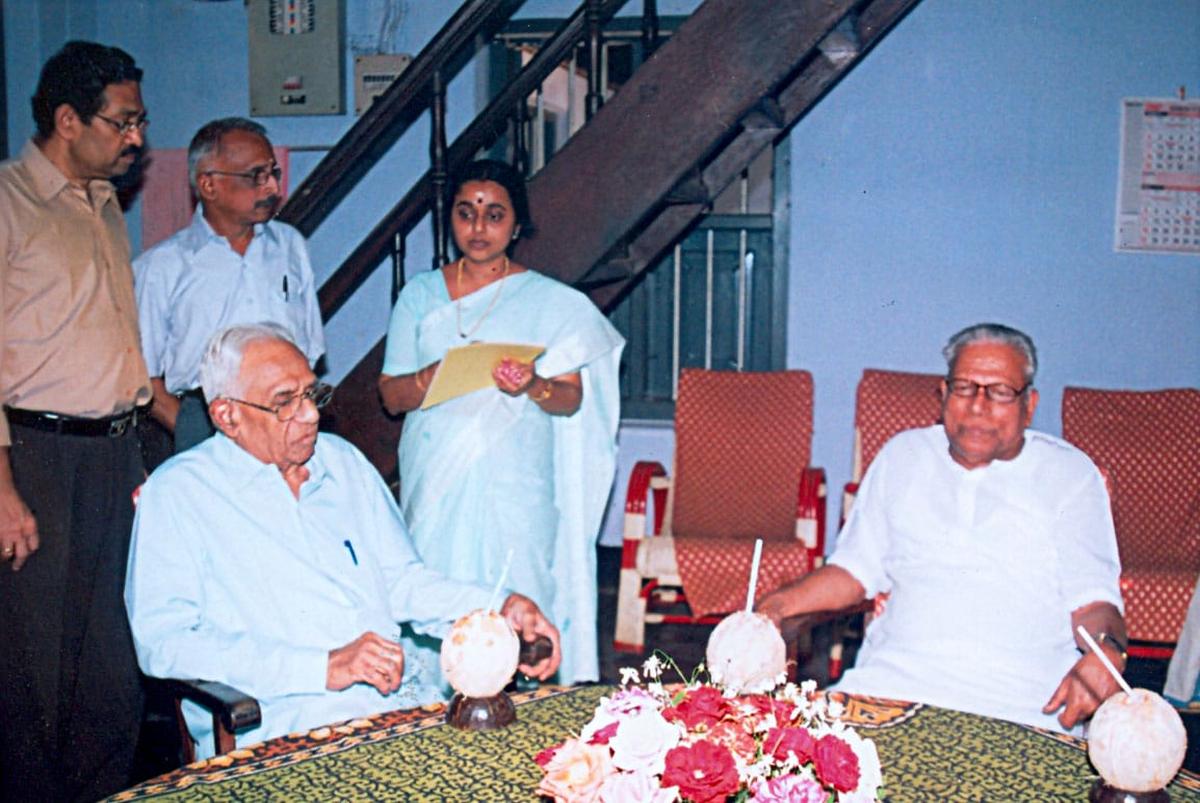 V.S. Achuthanandan (right) sharing his health concerns with P.K. Warrier during a consultation at Kottakkal Arya Vaidya Sala. V.S. Achuthanandan (right) sharing his health concerns with P.K. Warrier during a consultation at Kottakkal Arya Vaidya Sala.