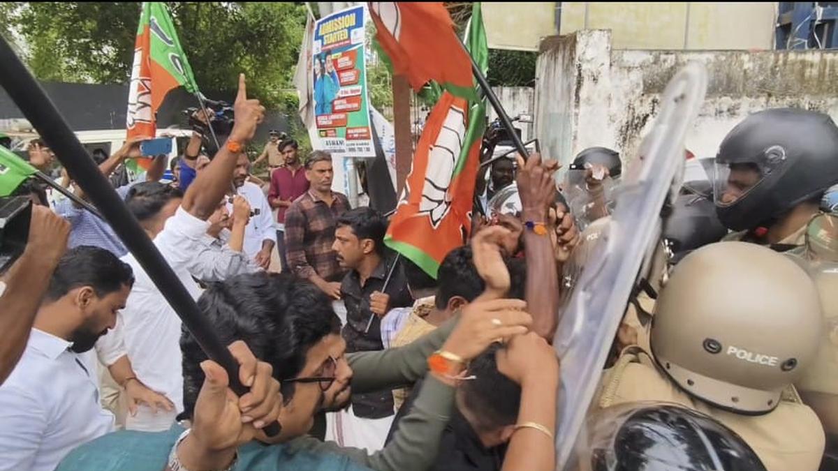 BJP Protests at Director Ranjith's House