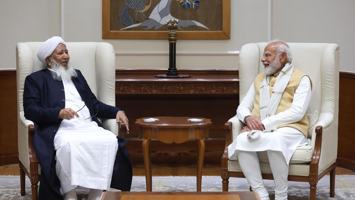 Kanthapuram meets Modi, seeks development of AMU Malappuram campus