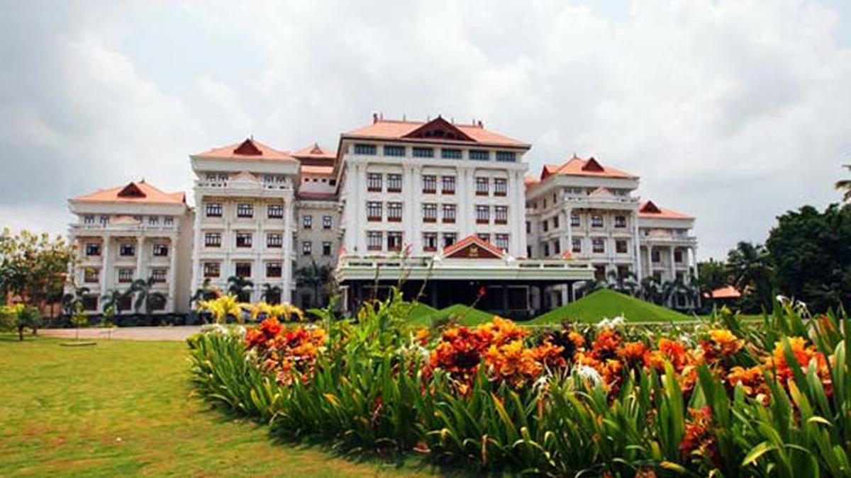 Amrita Vishwa Vidyapeetham and UTAS sign MoU
