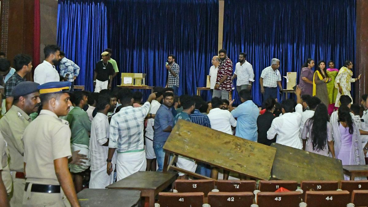 Kerala University senate elections cancelled, SFI-KSU clash on Senate House campus