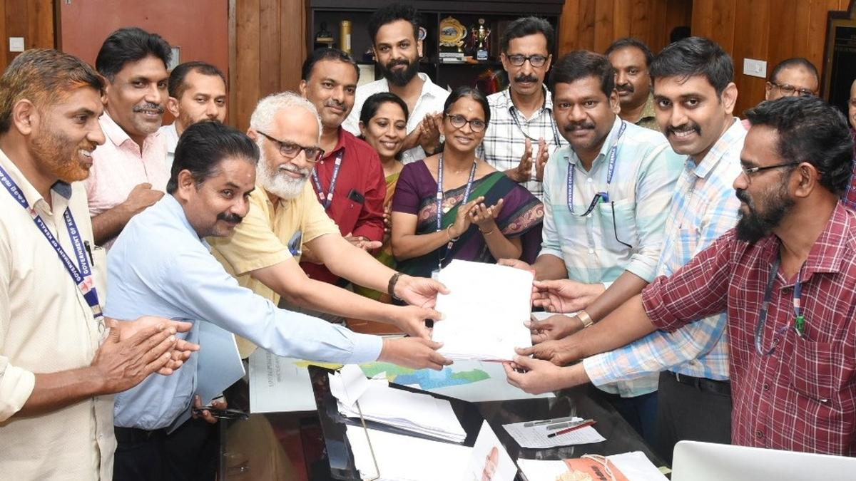 Kerala govt. hands over land to AAI for Calicut airport RESA expansion