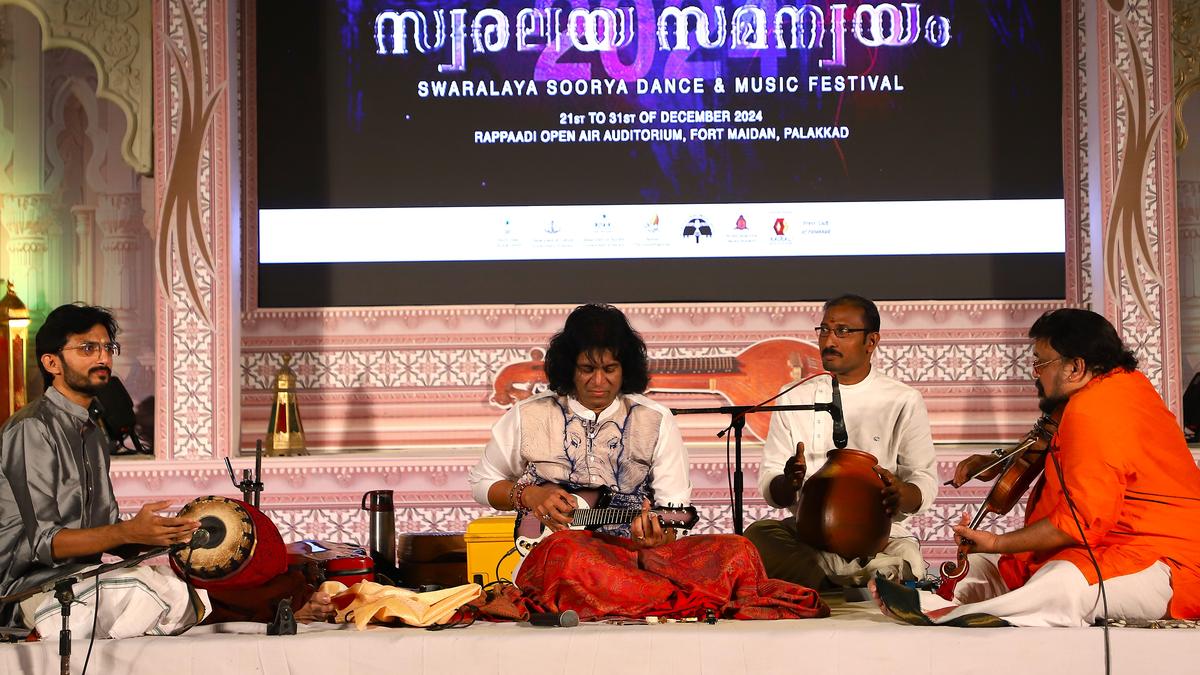 Rajesh treats Rapadi crowd to mandolin magic