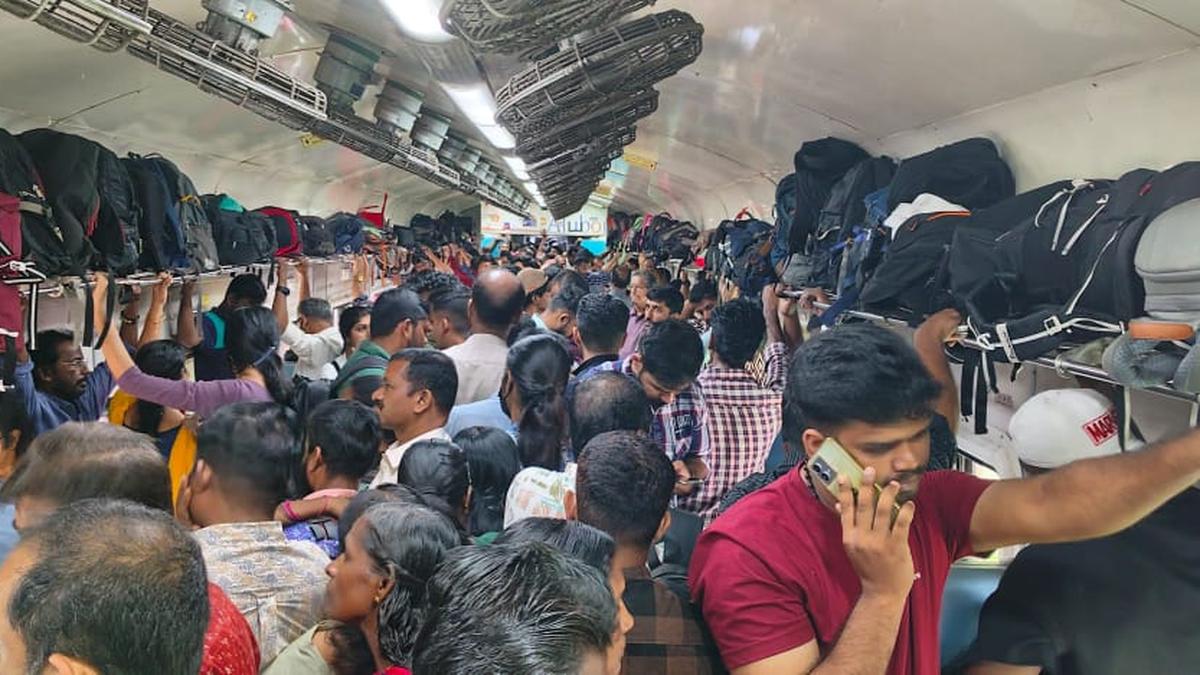 Overcrowding: Two passengers fall unconscious in Venad Express