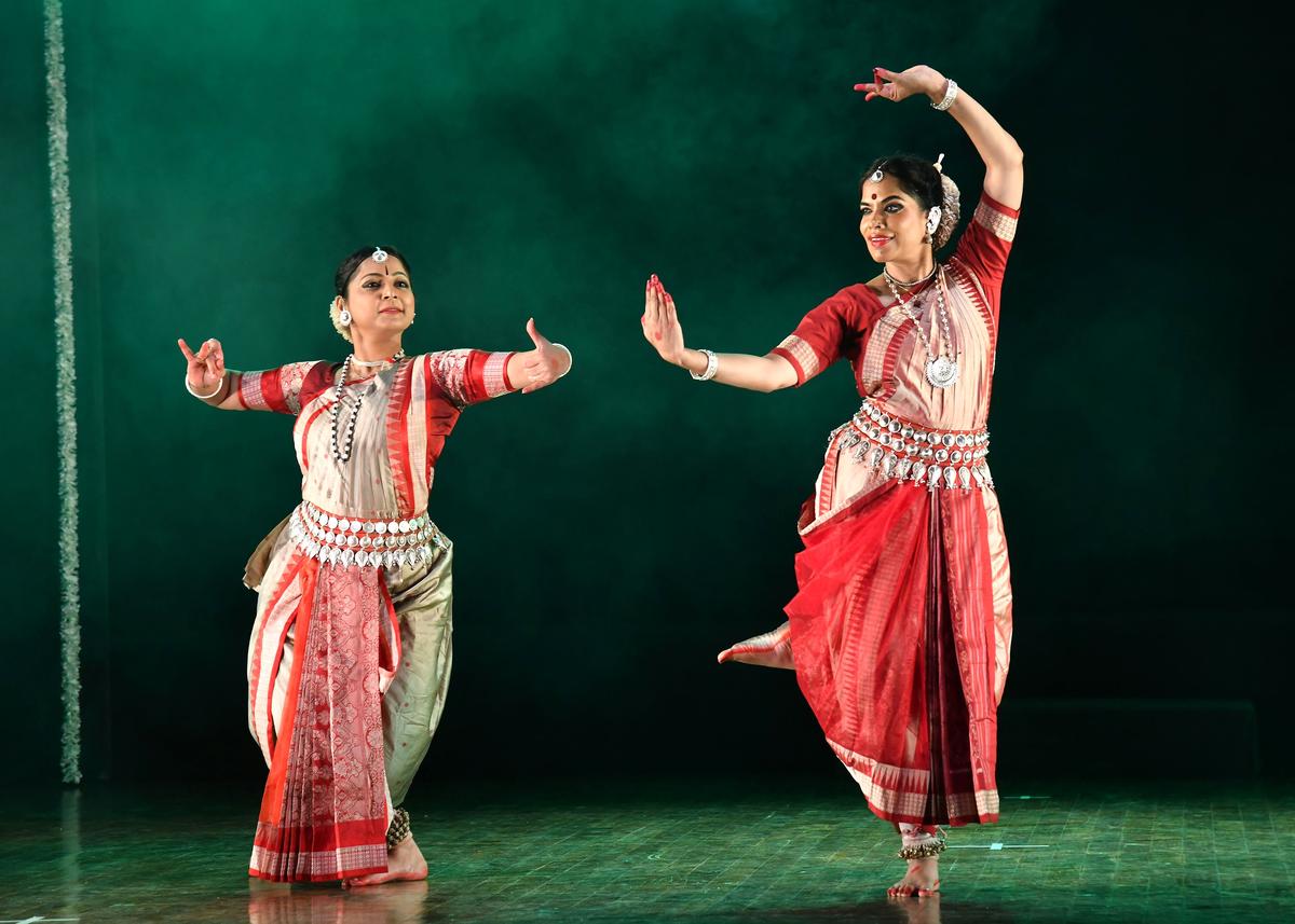 Rashmi Divakaran (Ram) and Madhulita Mohapatra (Sita) in a romantic scene in Siya Ram.